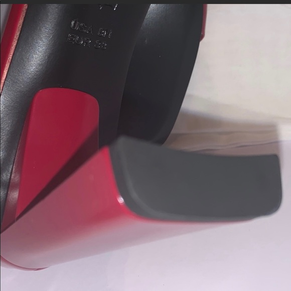 Via Spiga  Ruby Red Strap Heels NIB Sz 8 - Picture 4 of 8